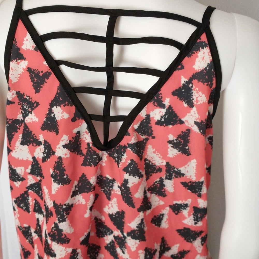 Vanity Patter Sleeveless Top - Picture 5 of 6